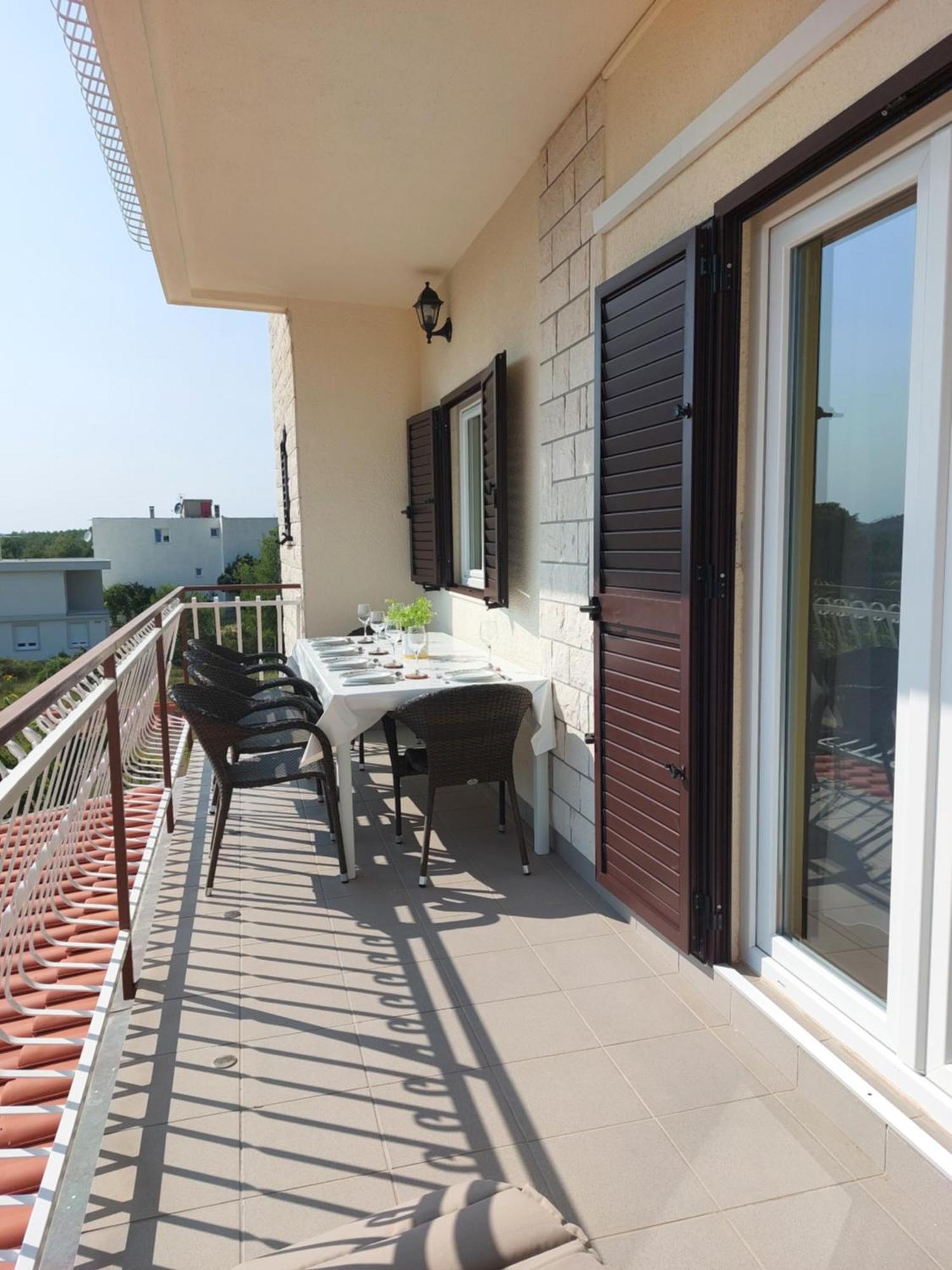 Apartments 2D Grebastica Bilik gambar