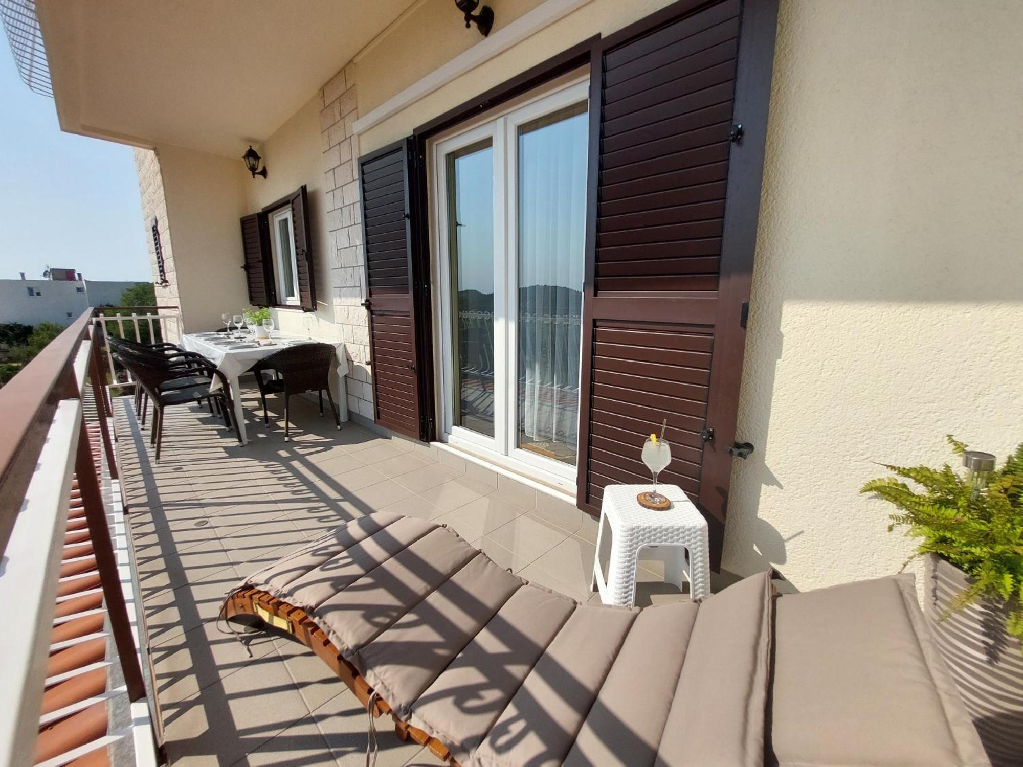 Apartments 2D Grebastica Bilik gambar