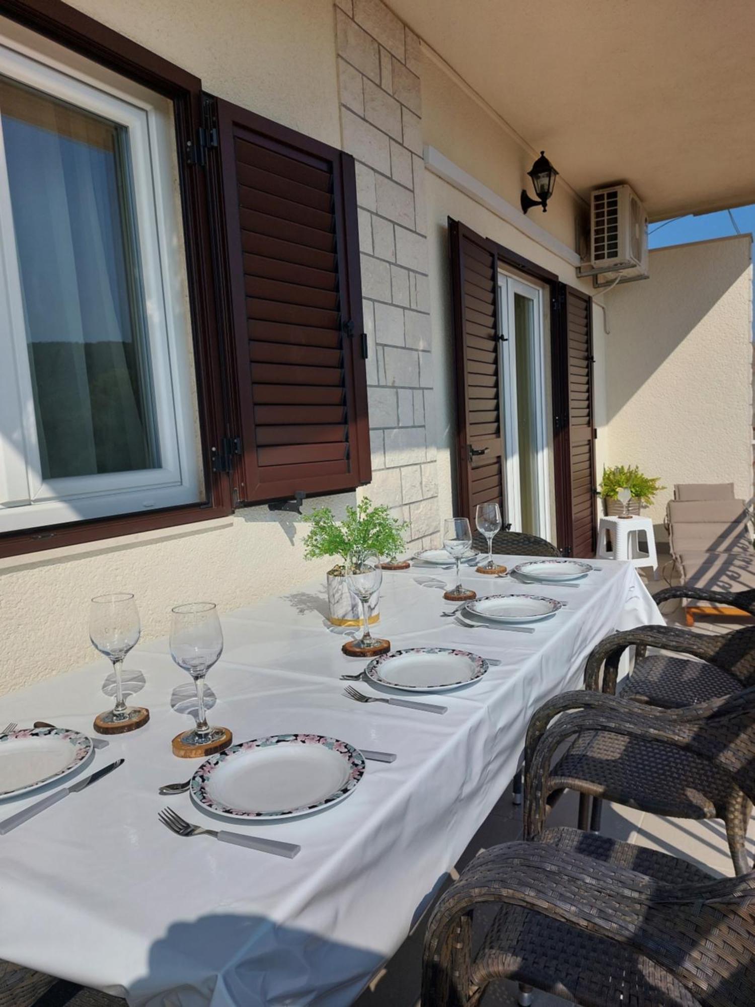 Apartments 2D Grebastica Bilik gambar