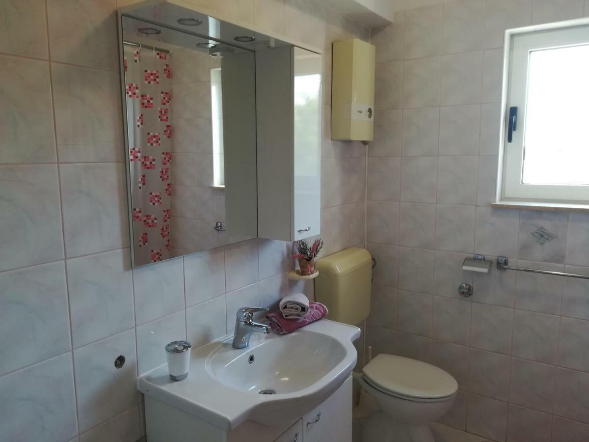 Apartments 2D Grebastica Bilik gambar