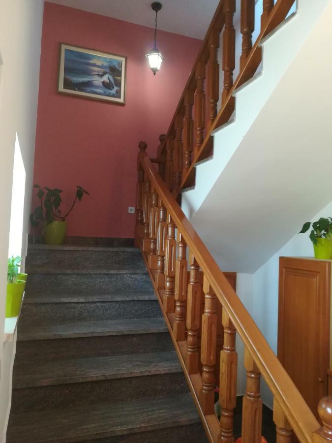 Apartments 2D Grebastica Luaran gambar